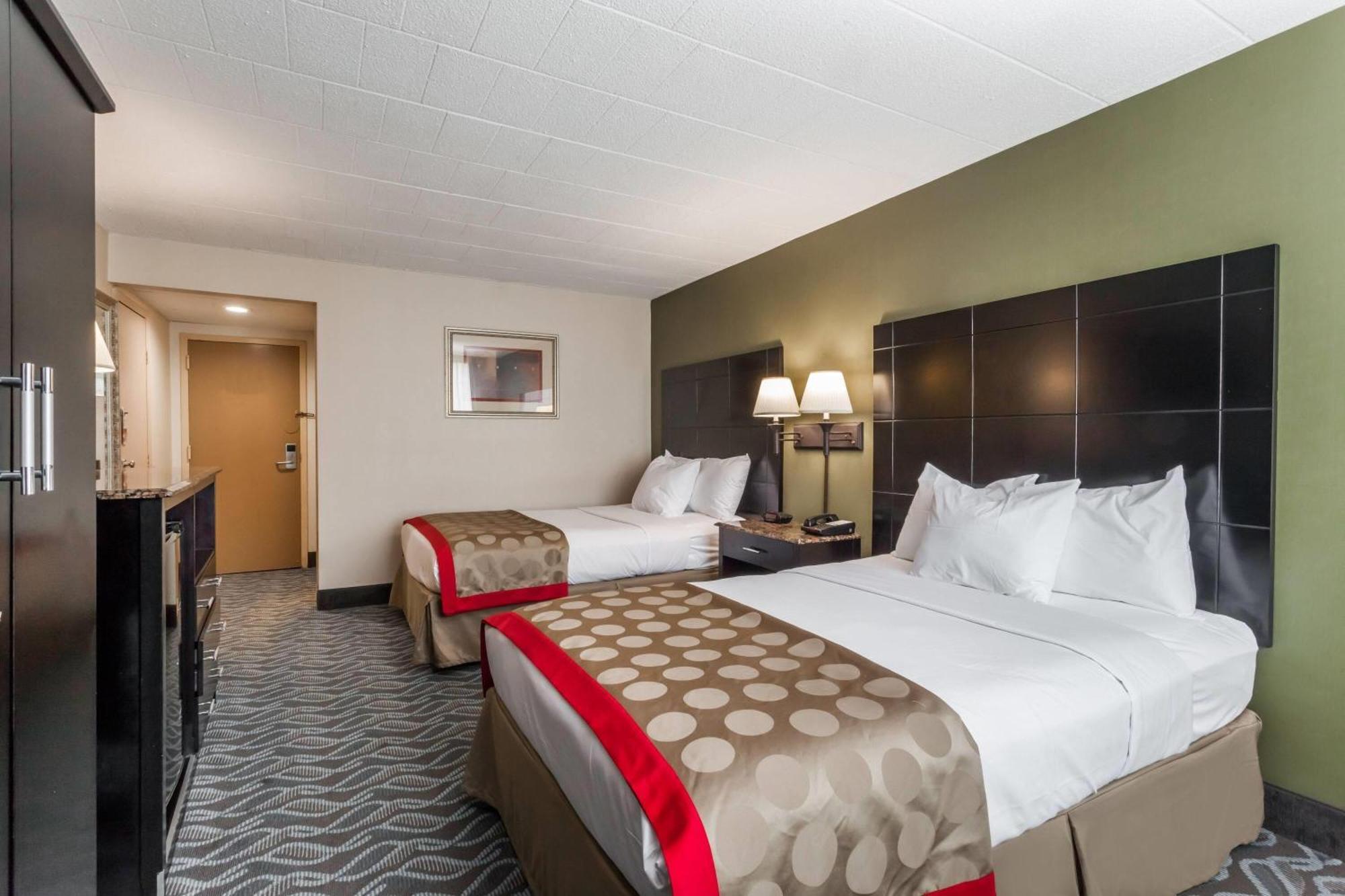 מלון Ramada By Wyndham Newburgh/West Point מראה חיצוני תמונה